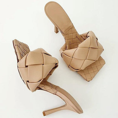 Sandales tressées à talons fins